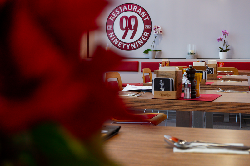 Ninetyniner Atmosphere